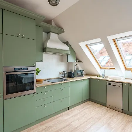 Sunny And 3-bedroom Penthouse With Garage * 布达佩斯