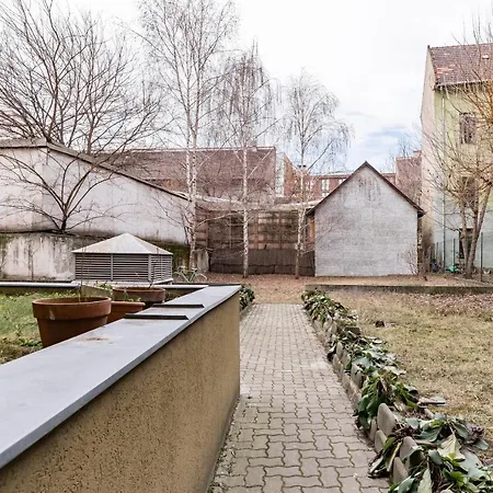 Apartment Sunny And Penthouse With Private Garage Budapest