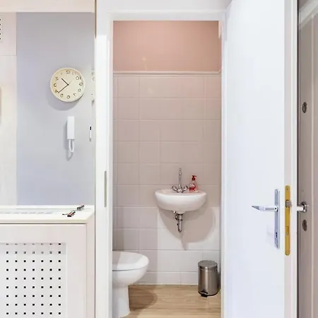 Apartment Sunny And Penthouse With Private Garage Budapest