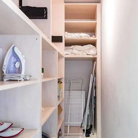 Sunny And Penthouse With Private Garage Budapest