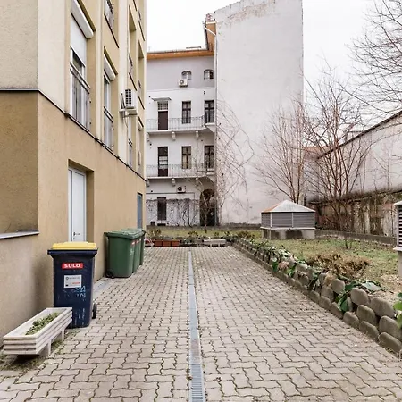 Sunny And Penthouse With Private Garage *