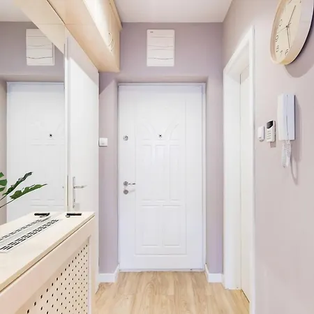 Sunny And Penthouse With Private Garage Apartment
