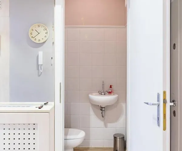 Apartment Sunny And 3-bedroom Penthouse With Garage Budapest