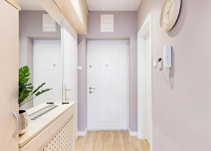 Sunny And 3-bedroom Penthouse With Garage Apartment