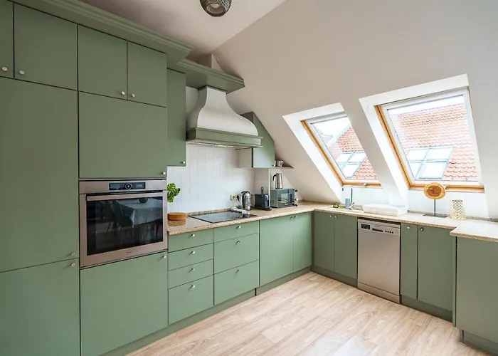 Sunny And 3-bedroom Penthouse With Garage * Budapest