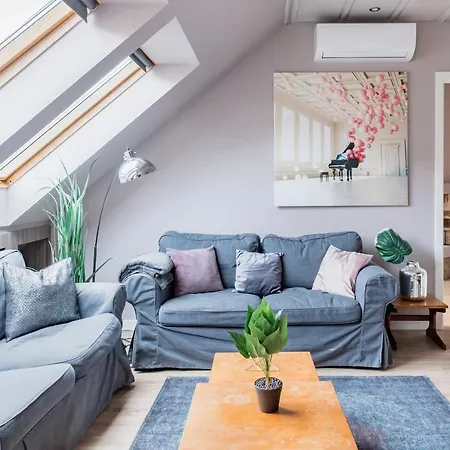 Sunny And 3-bedroom Penthouse With Garage * ブダペスト