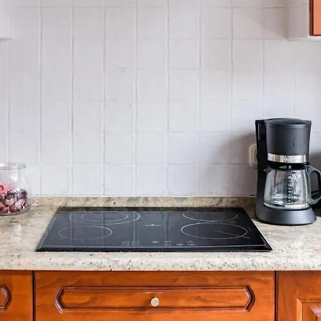 アパート Sunny And 3-bedroom Penthouse With Garage