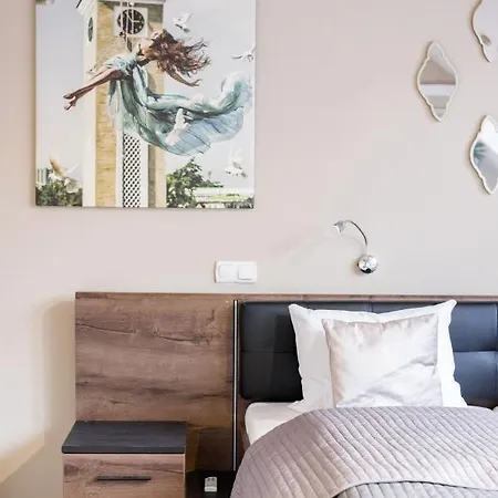 アパート Sunny And 3-bedroom Penthouse With Garage ブダペスト