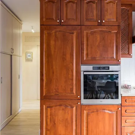 アパート Sunny And 3-bedroom Penthouse With Garage ブダペスト