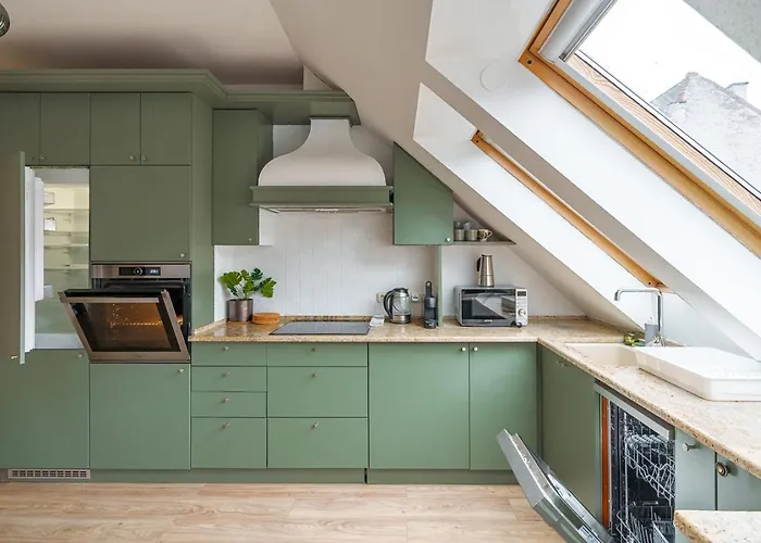 Sunny And 3-bedroom Penthouse With Garage *