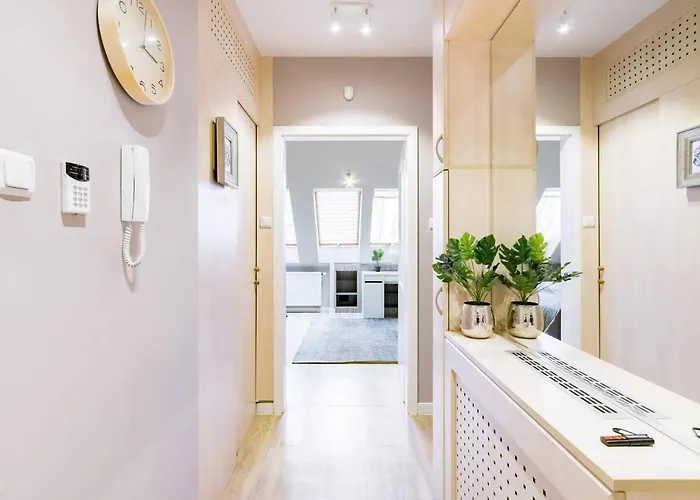 Sunny And 3-bedroom Penthouse With Garage Budapešť