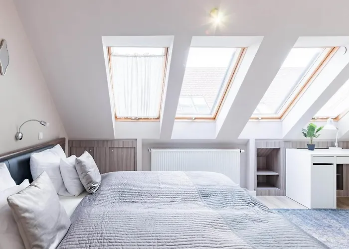 Sunny And 3-bedroom Penthouse With Garage Apartmán Budapešť