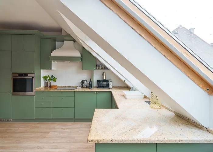Sunny And 3-bedroom Penthouse With Garage Appartement Budapest